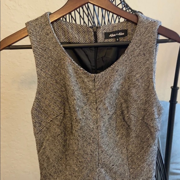 Dress - Picture 3 of 6